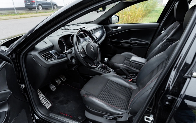 Alfa Romeo Giulietta cena 38900 przebieg: 180000, rok produkcji 2010 z Wyszków małe 562